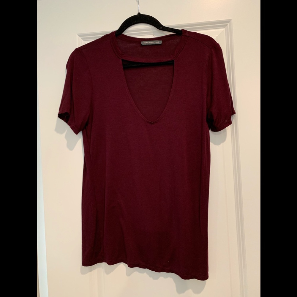 Cute maroon tee